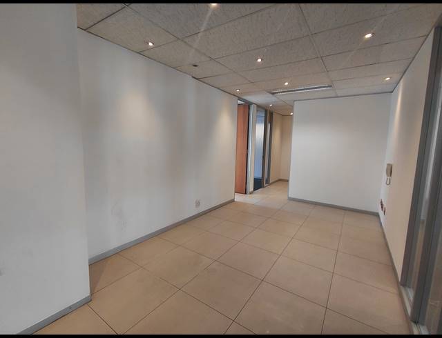 378M² OFFICE TO LET IN BRYANSTON